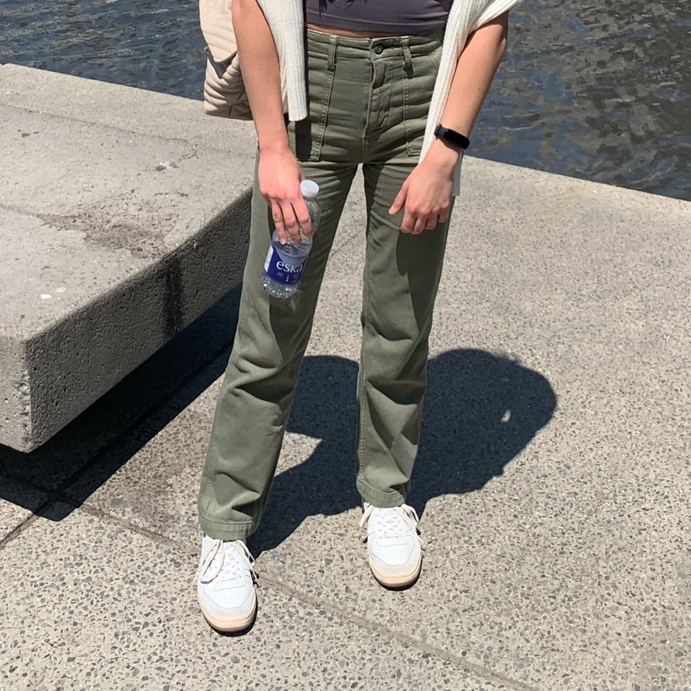Aritzia Denim Forum Olive Utility Hi-Rise Pants. Size 23.